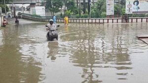 बिहार में बारिश का कहर जारी: पटना समेत कई जिलों में ऑरेंज अलर्ट जारी