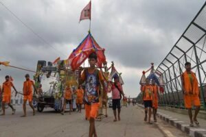 कांवड़ यात्रा: UP-उत्तराखंड सरकार का QR कोड का आदेश जारी रहेगा, SC में मामला अब भी पेंडिंग