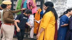 CET 2025: पहले चरण की परीक्षा खत्म, बाहर निकले अभ्यर्थी बोले-पेपर आसान था, बायोमीट्रिक में दिक्कत आई