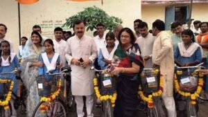 सरकारी स्कूलों में बच्चों को गुणवत्तापूर्ण शिक्षा देने के लिये राज्य सरकार वचनबद्ध