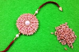 पांढुर्ना की महिलाओं ने बनाई बीज वाली राखी, प्यार भी बंधेगा और पेड़ भी उगेंगे