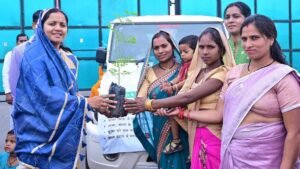 रायपुर : मंत्री श्रीमती लक्ष्मी राजवाड़े ने ‘मोर गोठ ल सुनगा, हर घर मुनगा अभियान’ का किया शुभारंभ