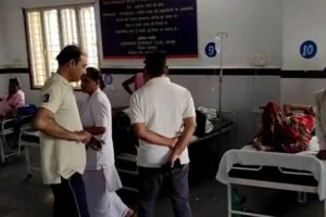 छतरपुर में ढाबे की छत गिरी, महिला की मौत, 10 घायल