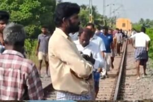 तमिलनाडु में रेलवे ट्रैक पार कर रही स्कूल वैन को ट्रेन ने मारी टक्कर, दो बच्चों की दर्दनाक मौत