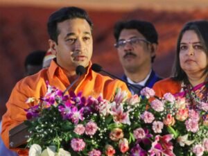 नितेश राणे का विवादित बयान: ‘गोल टोपी वाले वोट नहीं देते, हरे सांप हैं’