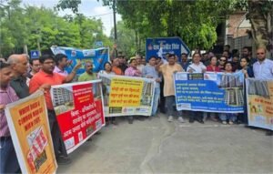 बिल्डरों और RERA की कार्यप्रणाली से नाराज़ बायर्स का हंगामा, सड़कों पर उतरे प्रदर्शनकारी