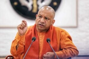 CM योगी की बड़ी समीक्षा बैठक: लखनऊ मंडल की 42,891 करोड़ की परियोजनाओं को मिलेगी रफ्तार