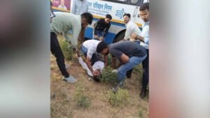 चलती बस में ड्राइवर को आया मिर्गी  दौरा, यात्रियों की सूझबूझ से बचीं कई जानें