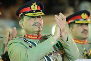 पाक आर्मी चीफ आसिम मुनीर ने नफरत के बीच सच बताया: भारत चमचमाती मर्सडीज, पाकिस्तान कबाड़ ट्रक