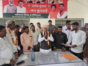 जनसुनवाई में पहुंचे दिव्यांग, सरकार से 5 हजार पेंशन की अपील