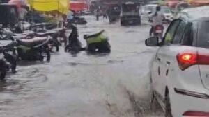 MP में बारिश के दो स्ट्रॉन्ग सिस्टम एक्टिव, इंदौर, नर्मदापुरम और जबलपुर संभाग के 13 जिलों में भारी बारिश का अलर्ट