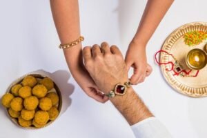 रक्षाबंधन पर जेल में बंद भाइयों से मिलने को मिलेंगे सिर्फ 15 मिनट, मिठाई ले जाना मना