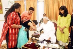 राज्यपाल  पटेल को राखी बांधकर राजभवन में मनाया गया रक्षाबंधन पर्व