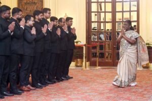 राष्ट्रपति मुर्मू ने विदेश सेवा प्रशिक्षु अधिकारियों से की मुलाकात, कहा—भारत की आत्मा का राजदूत बनें
