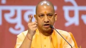 CM योगी पर जातिवाद के आरोप बेबुनियाद, अफसरों की तैनाती पर सपा के दावों की पड़ताल
