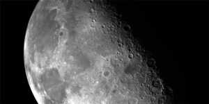 भारत की खोज पर रोक, चंद्रमा पर बढ़ती जंग और पृथ्वी को ठहराया जा रहा जिम्मेदार