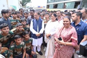 मुख्यमंत्री  विष्णुदेव साय से 26 अग्निवीरों ने की सौजन्य मुलाकात