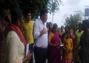 दंतेवाड़ा : ग्राम बालपेट और भैरमबंद के अतिवर्षा प्रभावितों के राहत कैंपों का कलेक्टर ने फिर किया मुआयना