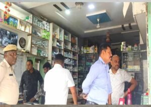 महासमुंद : बसना-पिथौरा उर्वरक दुकानों का औचक निरीक्षण