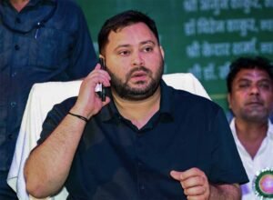 तेजस्वी यादव के PA ने नहीं उठाया कॉल, राजद ने चुनाव में उतरने से पहले किया बड़ा फैसला