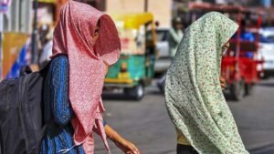 दिल्ली में तपती धूप का कहर, कब आएगी बारिश से राहत?