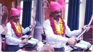 भिंड कलेक्टर संजीव श्रीवास्तव ने लहराई तलवार, विधायक संग विवाद के बाद क्षत्रिय समाज का मिला समर्थन