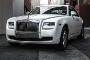 पूर्व पीएम की 2.5 करोड़ की रोल्स रॉयस कार बनी तलाक की वजह, कोर्ट ने दंपती का रिश्ता खत्म किया