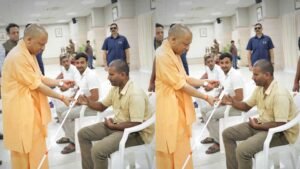 आमजन से व्यवहार ठीक रखें जनसेवक, दुर्व्यवहार बर्दाश्त नहीं: मुख्यमंत्री योगी