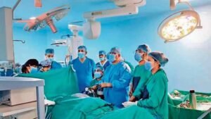 एम्स भोपाल की कमाल की सर्जरी: पैर की हड्डी से बनाया नया जबड़ा, युवती की लौटी मुस्कान