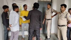 MP के मैहर में शराब तस्करी केस: भाजपा युवा मोर्चा मंडल अध्यक्ष गिरफ्तार, कार समेत 8 पेटी शराब जब्त