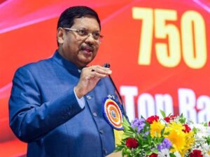 CJI बीआर गवई ने भगवान विष्णु टिप्पणी पर दी सफाई, VHP ने संयम बरतने की दी नसीहत