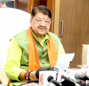 शहरी क्षेत्रों की सड़कों के निर्माण और मरम्मत कार्य में रखी जाये पारदर्शिता : मंत्री विजयवर्गीय