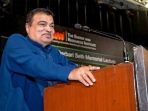 नितिन गडकरी का बड़ा बयान: लोगों को बेवकूफ बनाने वाला ही बनता है सबसे अच्छा नेता