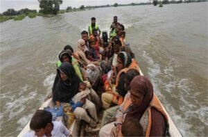 पाकिस्तान में बाढ़ का कहर: अब तक 900 से ज्यादा लोगों की मौत, हालात बिगड़े