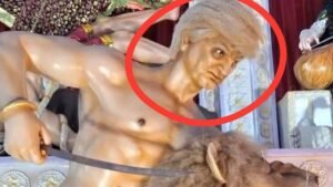 दुर्गा पूजा पंडाल में ट्रंप की मूर्ति, महिषासुर की जगह! पीएम मोदी को धोखा देने का संदेश?