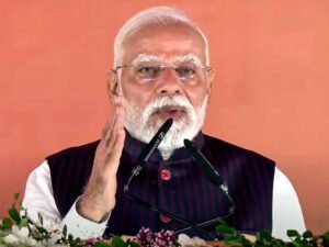 फर्राटा भरती नई ट्रेन! पीएम मोदी ने हरी झंडी दिखाकर की लॉन्चिंग, इन शहरों के बीच अब सफर आसान