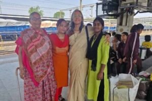 समाज सेवा की मिसाल: अनाथ बेटियों की माँ बनकर बदल रहीं सैकड़ों की तकदीर