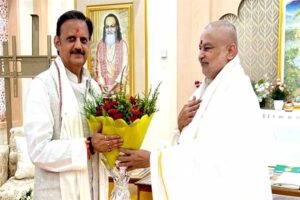 उप मुख्यमंत्री राजेन्द्र शुक्ल ने ब्रह्मचारी महर्षि गिरीश से की सौजन्य भेंट