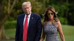 हेलिकॉप्टर में ट्रंप का इशारा! मेलानिया संग रिश्तों पर उठे सवाल, लिप रीडर्स ने क्या कहा