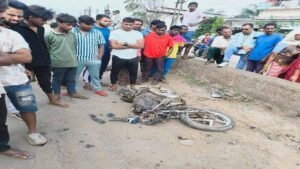 तेज रफ्तार ट्रेलर की चपेट में आए चार लोग, दो की मौके पर मौत, दो गंभीर