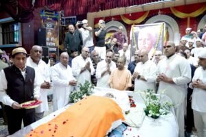 सीएम योगी ने किए संत शिरोमणि साईं चांडूराम जी के अंतिम दर्शन, अर्पित की श्रद्धांजलि