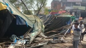 जबलपुर: विजय नगर की 20 साल पुरानी अवैध चौपाटी पर चला नगर निगम का बुलडोजर