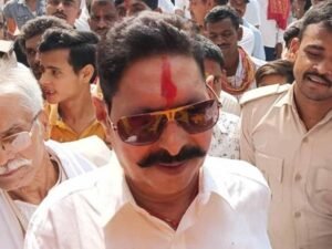 भगवान की शरण में बाहुबली: अनंत सिंह ने नामांकन से पहले किया  धार्मिक अनुष्ठान