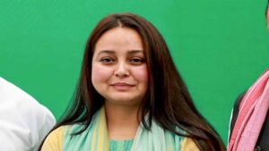 खेसारी पर विवादित बयान से भड़कीं रोहिणी, कंगना, पवन और रवि किशन का नाम लेकर बोलीं तीखी बात