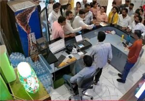 पूर्व मंत्री मोतीलाल दवे के बेटे और पोते की गुंडागर्दी, होटल में CEO से मारपीट, FIR दर्ज