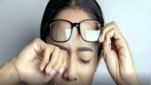 एसी का ज्यादा इस्तेमाल कर रहे हैं? आंखों की सूखापन की परेशानी बढ़ सकती है, जानें बचाव के आसान तरीके