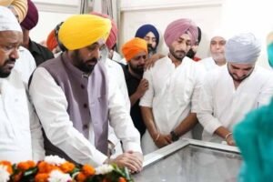 पंजाबी गायक राजवीर जावंदा को नम आंखों से दी विदाई, CM भगवंत मान हुए शामिल