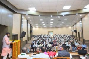 प्रदेश की प्रगति में पशुपालन एवं डेयरी क्षेत्र का महत्वपूर्ण योगदान : राज्य मंत्री पटेल