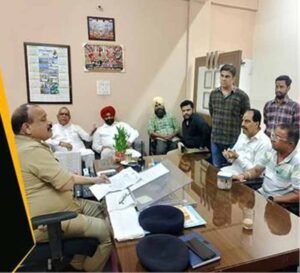 पटाखा व्यापारियों ने पुलिस पर साधा निशाना, उठाए विवादित सवाल