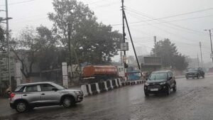 मध्यप्रदेश में आंधी-बारिश का दौर, दिन का पारा 23° से नीचे; 11 जिलों में अलर्ट